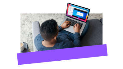 Dipendente che lavora da remoto durante una sessione di supporto IT dal suo team di supporto.